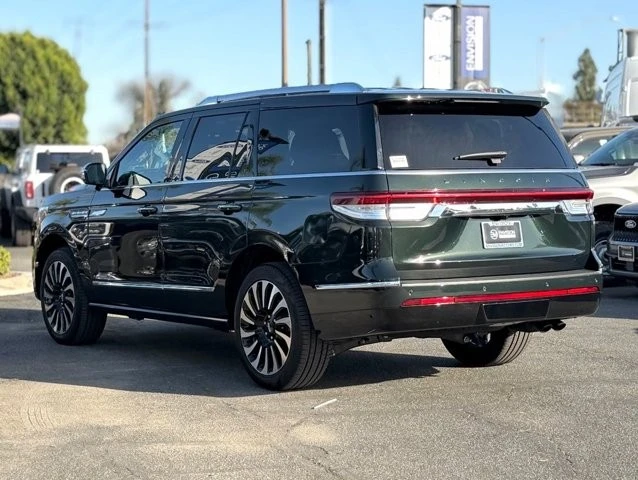 2024 Lincoln Navigator 4th Gen - Image 8 of 31