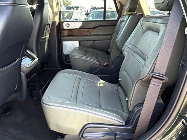 2024 Lincoln Navigator 4th Gen - Image 28 of 31