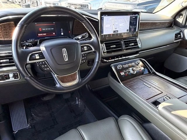2024 Lincoln Navigator 4th Gen - Image 26 of 31