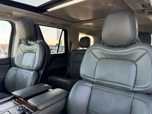 2024 Lincoln Navigator 4th Gen - Image 16 of 31