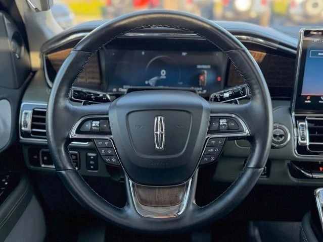 2024 Lincoln Navigator 4th Gen - Image 19 of 31