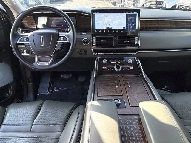 2024 Lincoln Navigator 4th Gen - Image 27 of 31