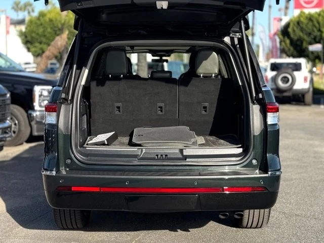 2024 Lincoln Navigator 4th Gen - Image 10 of 31