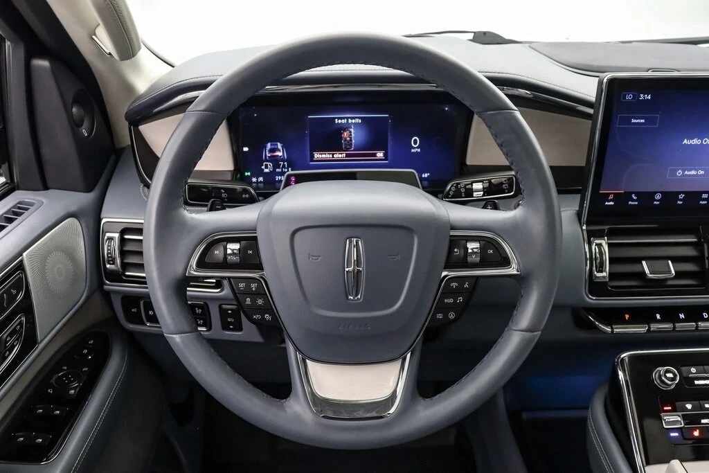 2024 Lincoln Navigator 4th Gen - Image 17 of 21