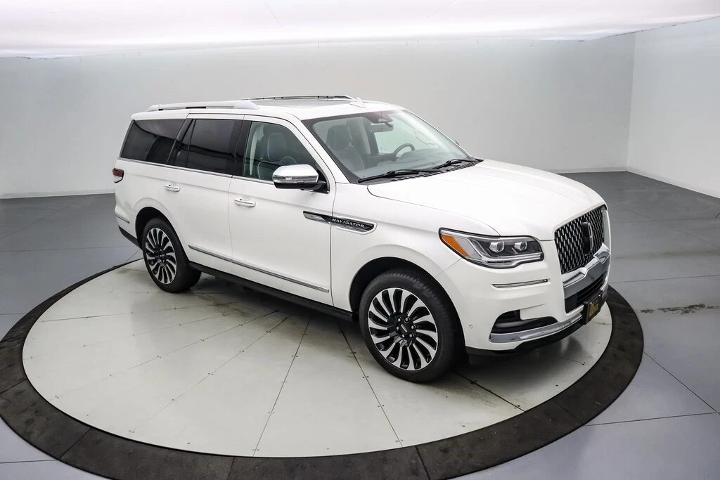 2024 Lincoln Navigator 4th Gen - Image 2 of 21