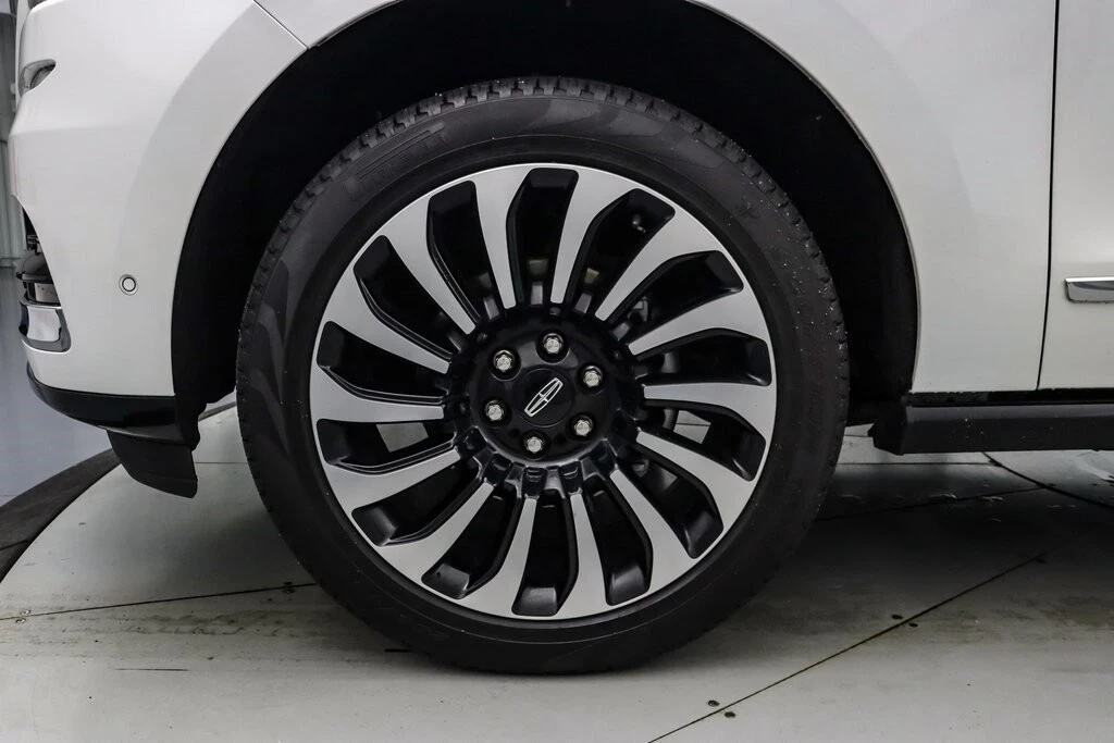 2024 Lincoln Navigator 4th Gen - Image 11 of 21