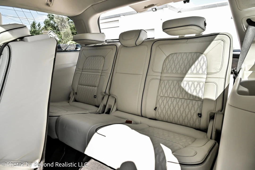 2024 Lincoln Navigator 4th Gen - Image 17 of 21