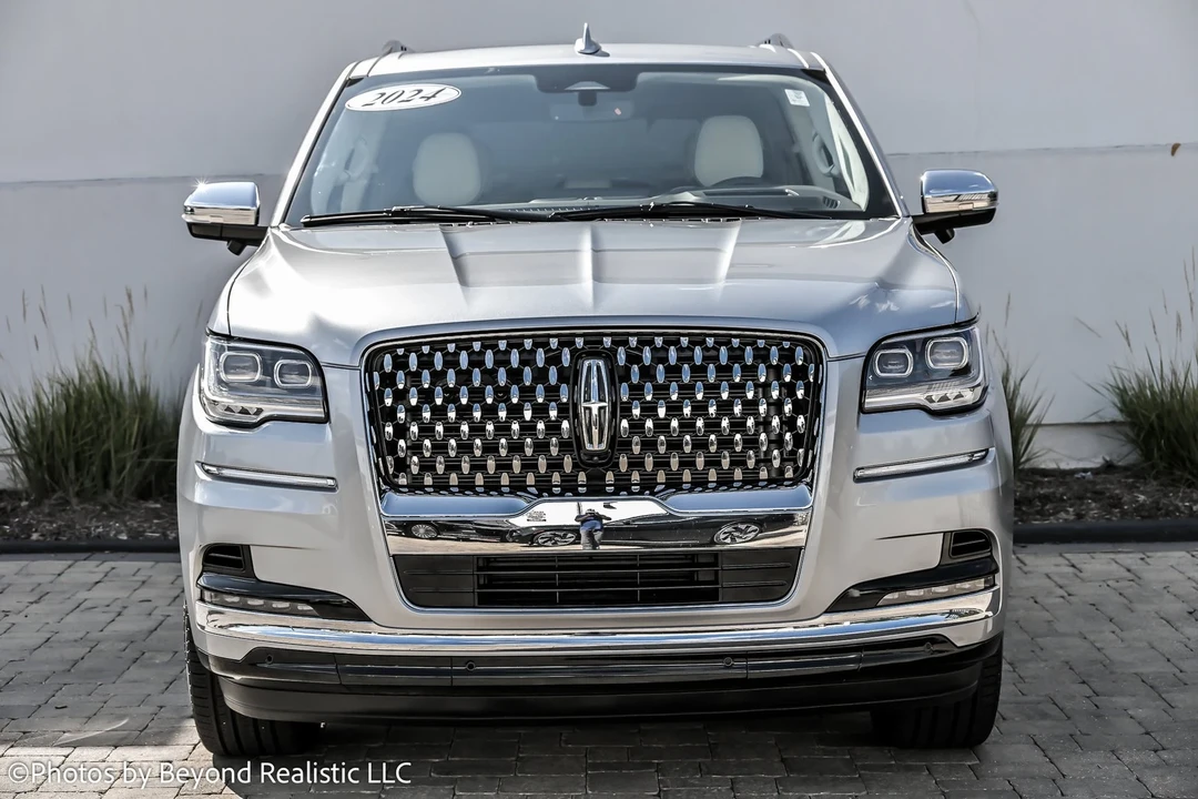 2024 Lincoln Navigator 4th Gen - Image 3 of 21