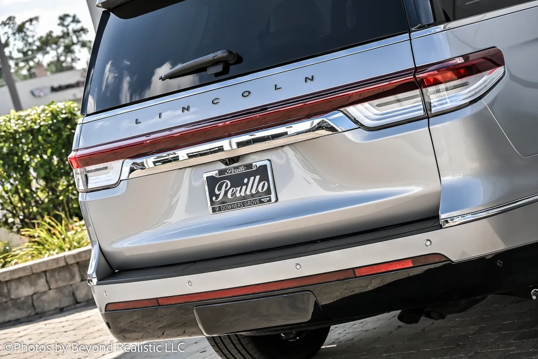 2024 Lincoln Navigator 4th Gen - Image 15 of 21
