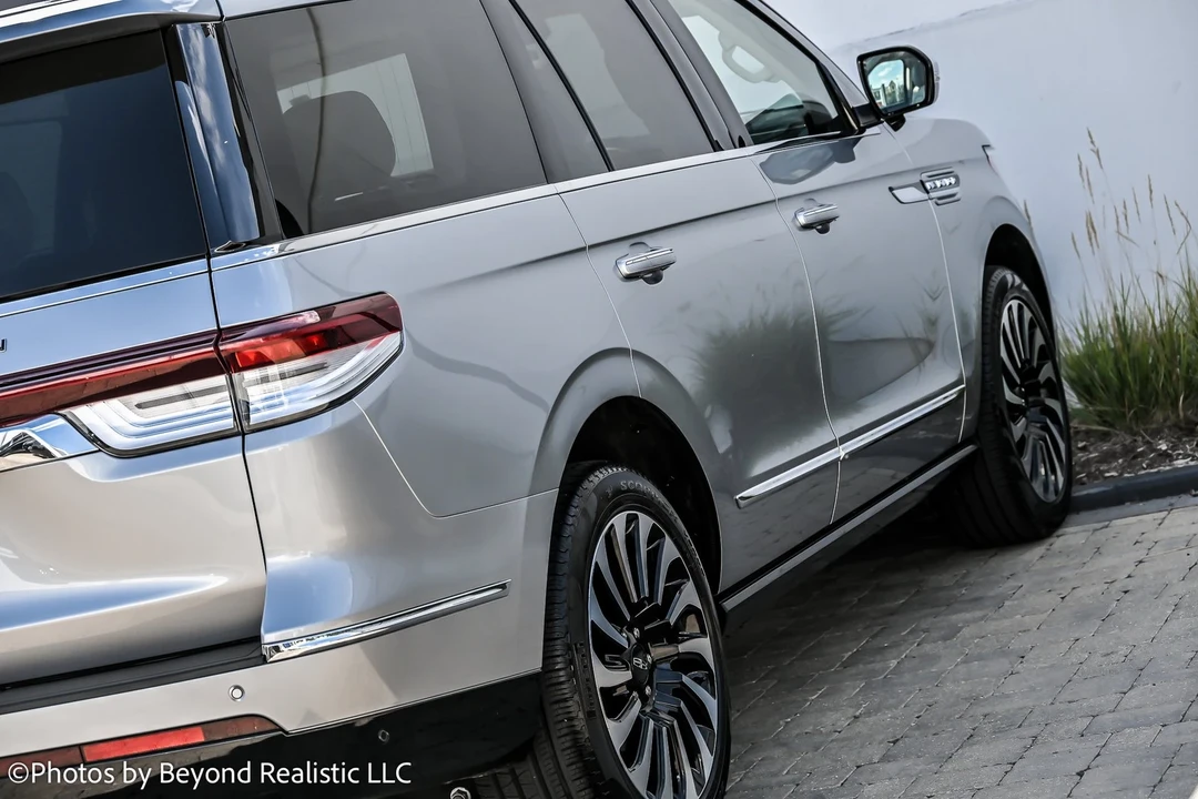 2024 Lincoln Navigator 4th Gen - Image 9 of 21