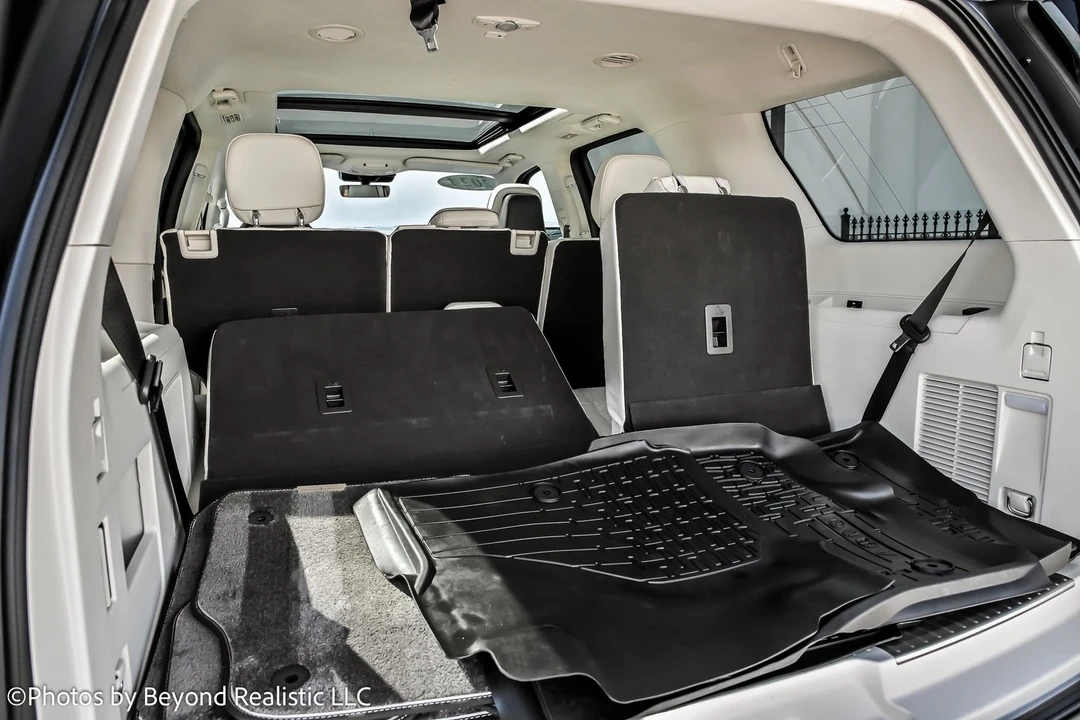 2024 Lincoln Navigator 4th Gen - Image 18 of 21