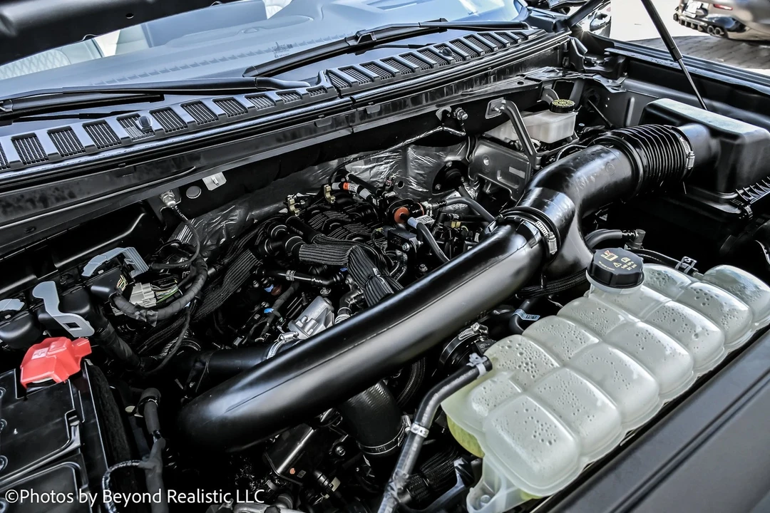 2024 Lincoln Navigator 4th Gen - Image 19 of 21