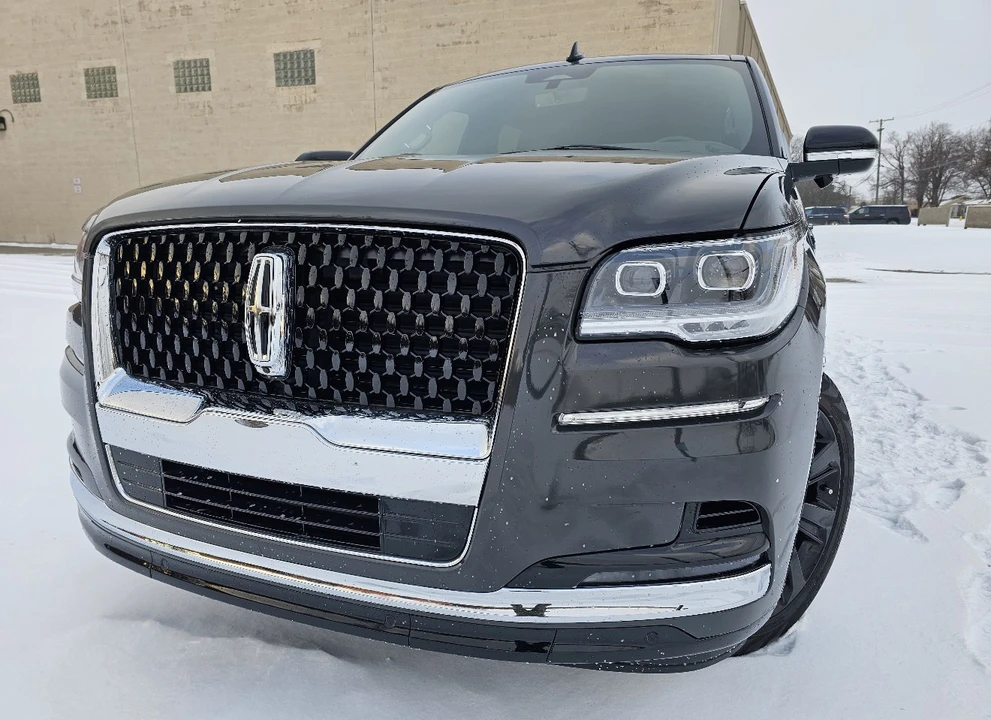 2024 Lincoln Navigator 4th Gen - Image 2 of 21