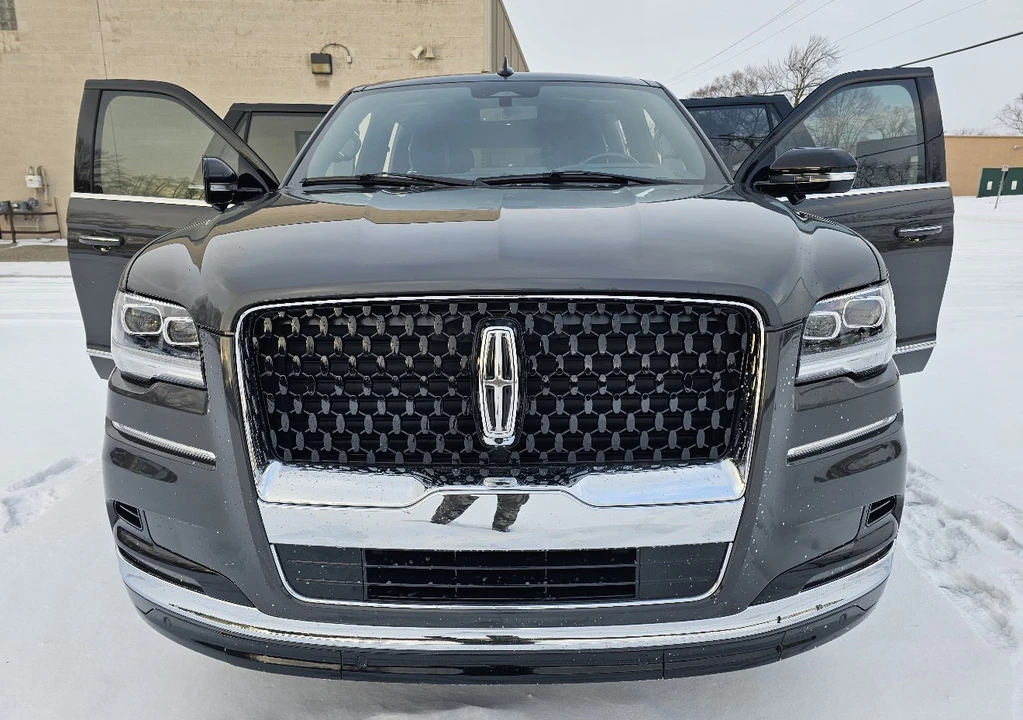 2024 Lincoln Navigator 4th Gen - Image 14 of 21