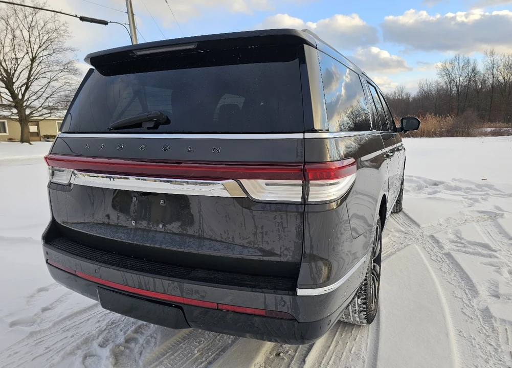 2024 Lincoln Navigator 4th Gen - Image 21 of 21