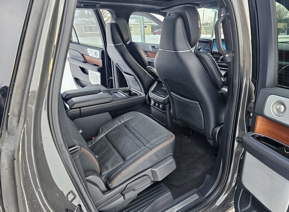 2024 Lincoln Navigator 4th Gen - Image 9 of 21