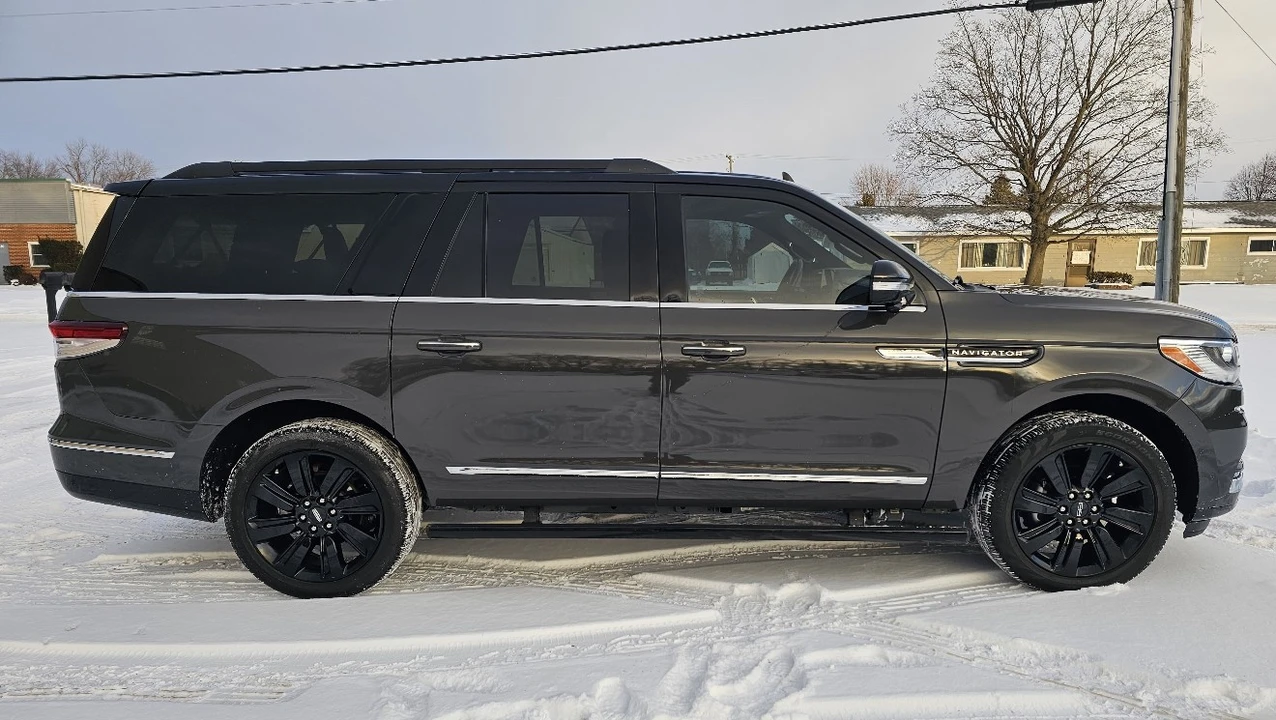2024 Lincoln Navigator 4th Gen - Image 12 of 21