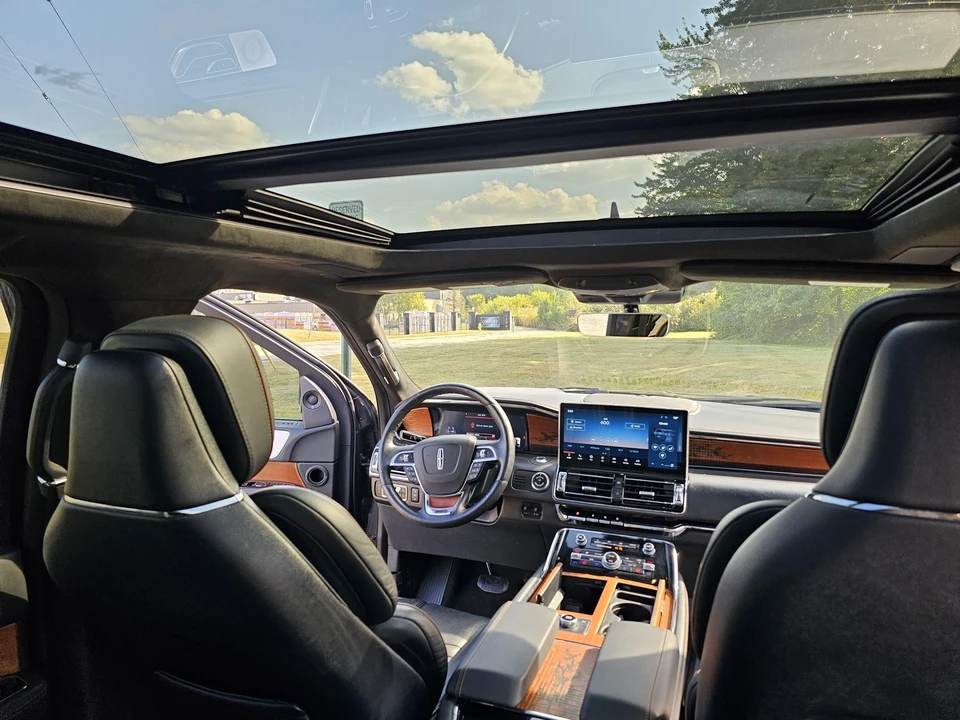 2024 Lincoln Navigator 4th Gen - Image 11 of 21