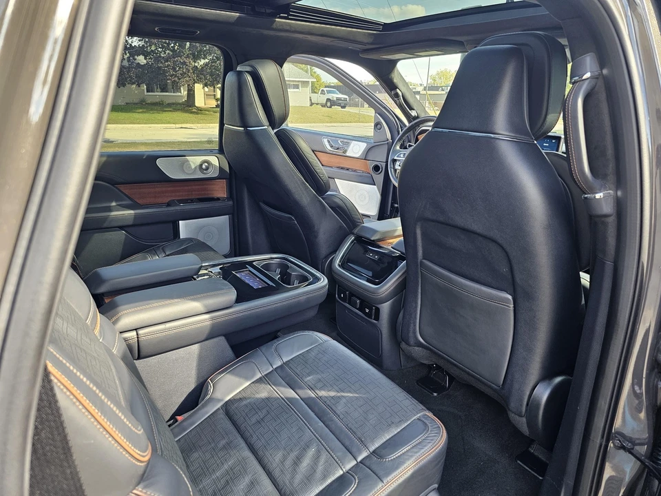 2024 Lincoln Navigator 4th Gen - Image 9 of 21