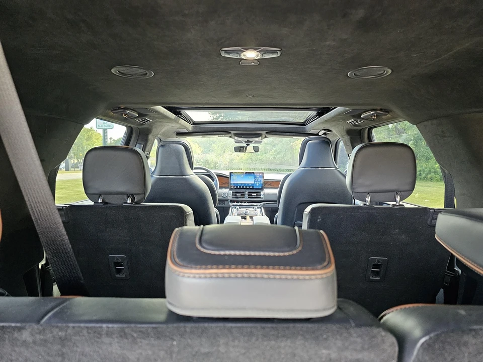 2024 Lincoln Navigator 4th Gen - Image 12 of 21