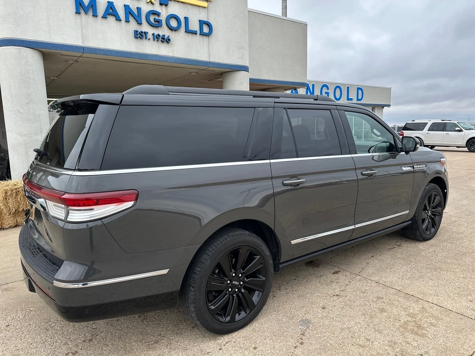 2024 Lincoln Navigator 4th Gen - Image 2 of 12