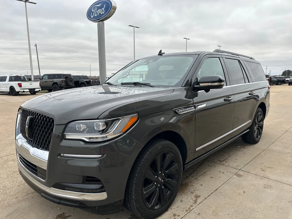 2024 Lincoln Navigator 4th Gen - Image 7 of 12