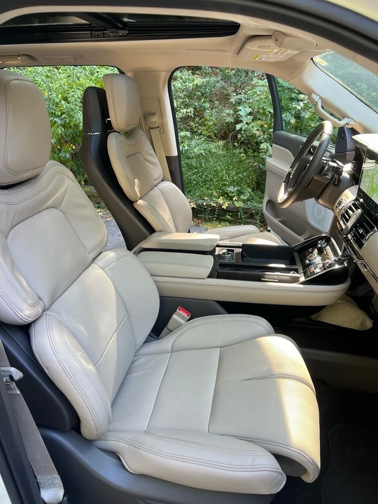 2024 Lincoln Navigator 4th Gen - Image 7 of 9