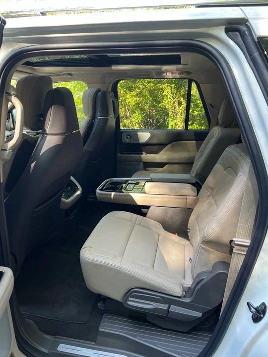 2024 Lincoln Navigator 4th Gen - Image 9 of 9