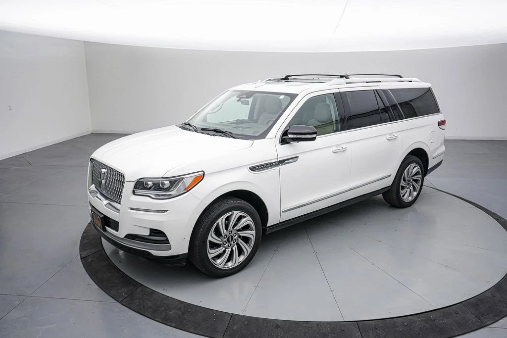 2024 Lincoln Navigator 4th Gen - Image 9 of 21