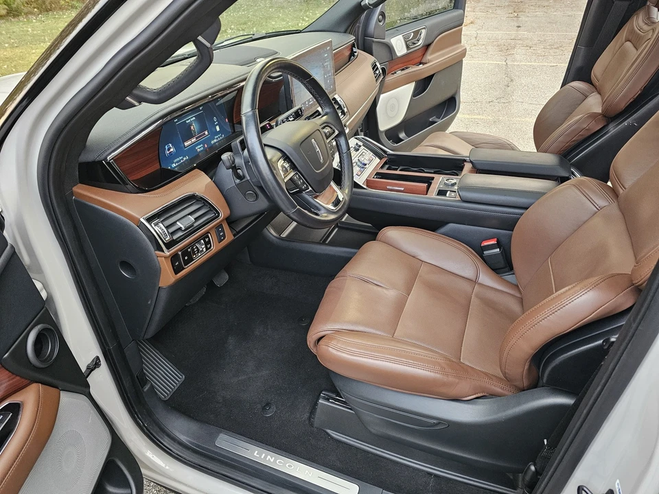 2024 Lincoln Navigator 4th Gen - Image 5 of 21