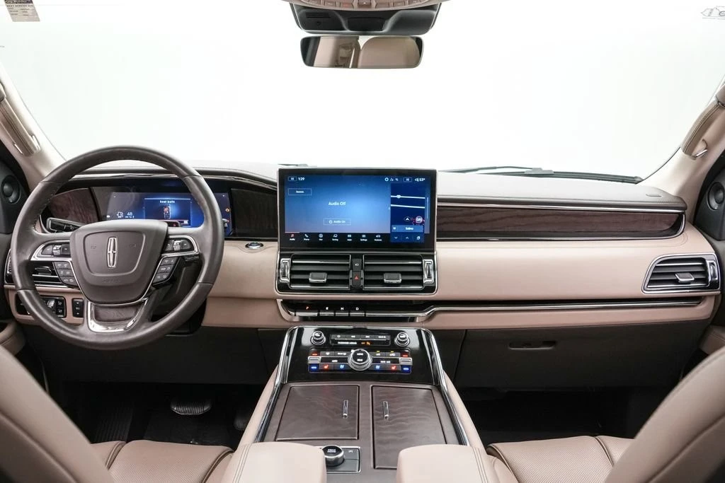 2024 Lincoln Navigator 4th Gen - Image 16 of 31