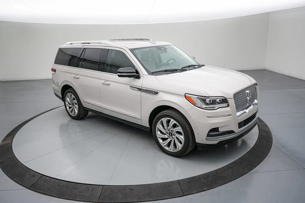 2024 Lincoln Navigator 4th Gen - Image 2 of 21