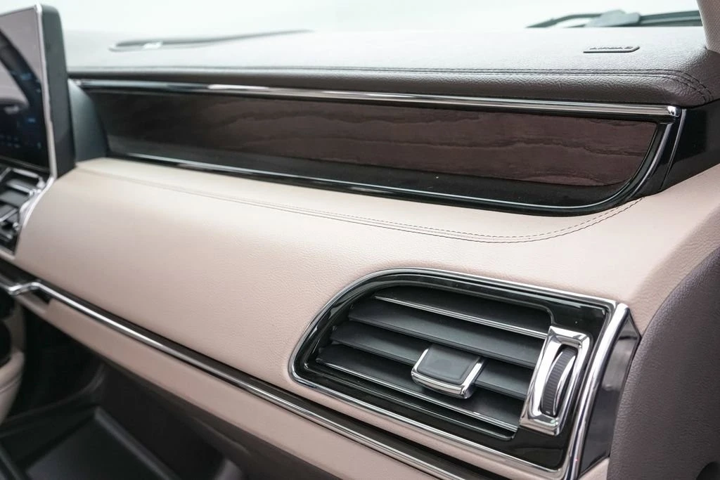 2024 Lincoln Navigator 4th Gen - Image 31 of 31