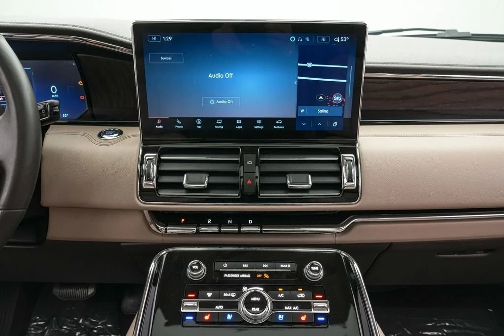 2024 Lincoln Navigator 4th Gen - Image 17 of 21