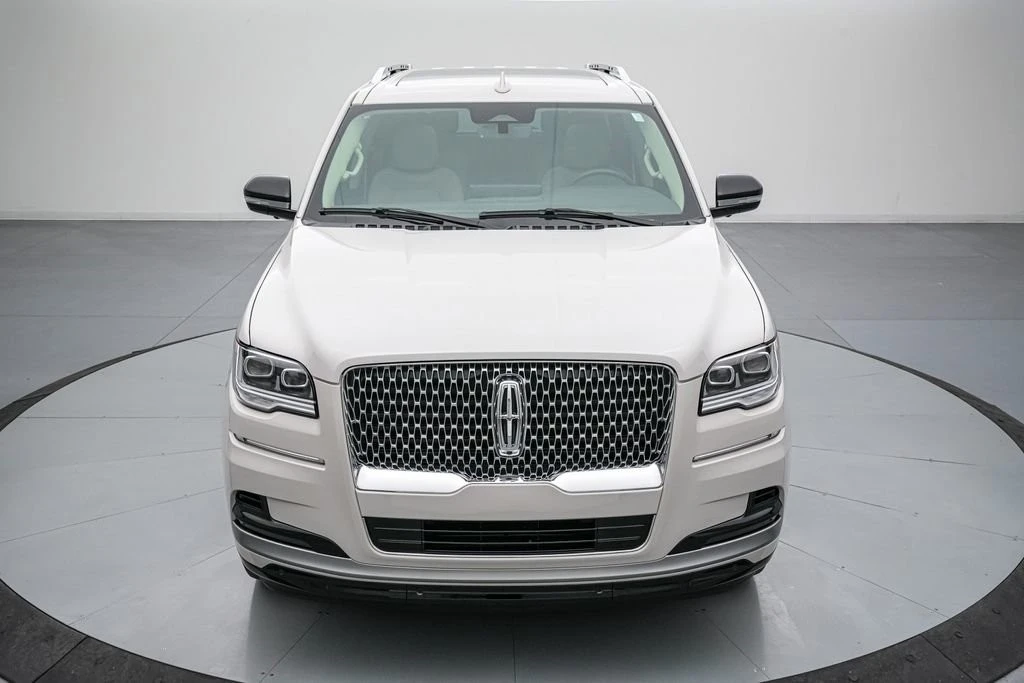 2024 Lincoln Navigator 4th Gen - Image 10 of 21