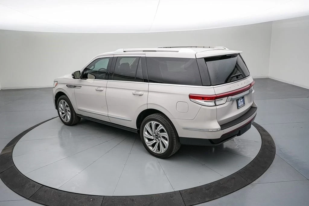 2024 Lincoln Navigator 4th Gen - Image 7 of 21