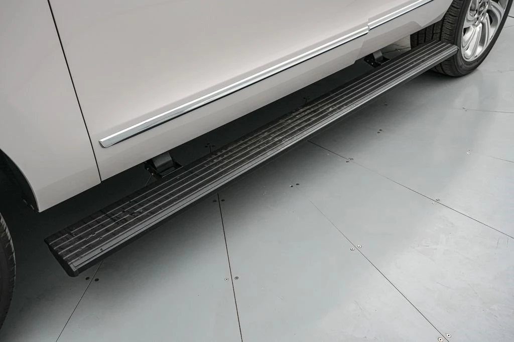 2024 Lincoln Navigator 4th Gen - Image 12 of 21
