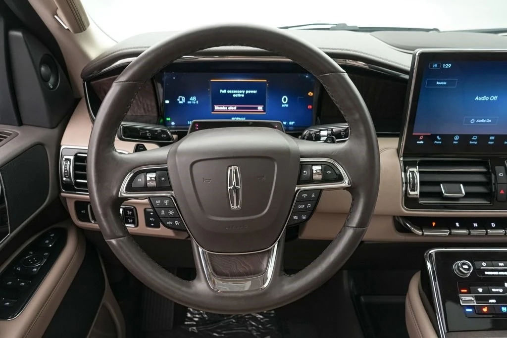 2024 Lincoln Navigator 4th Gen - Image 15 of 21