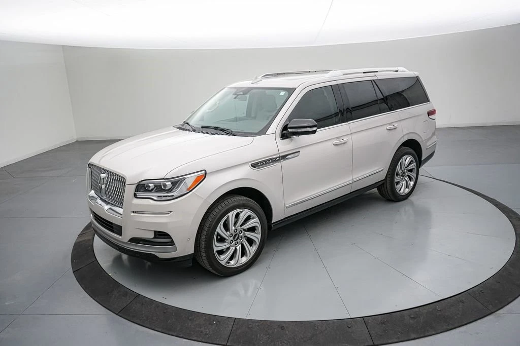 2024 Lincoln Navigator 4th Gen - Image 9 of 21