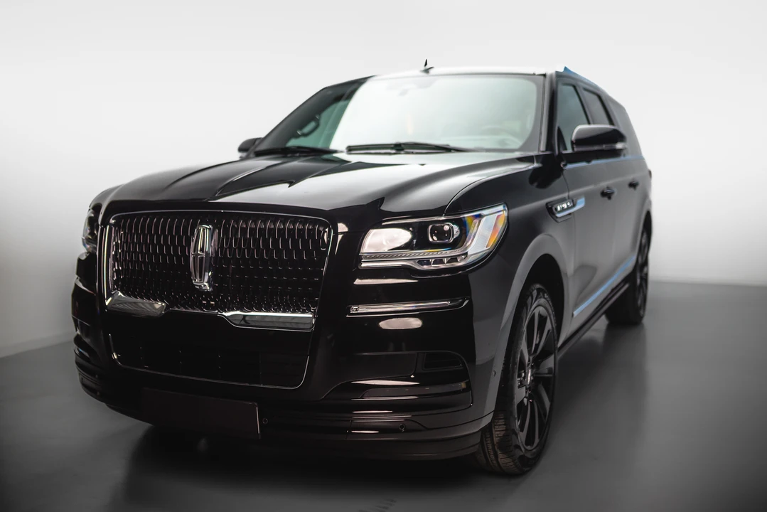 2024 Lincoln Navigator 4th Gen - Image 10 of 31