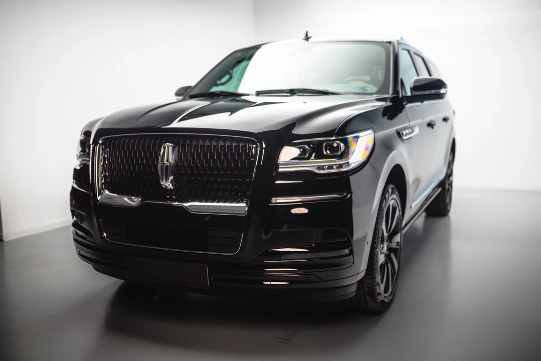 2024 Lincoln Navigator 4th Gen - Image 12 of 31