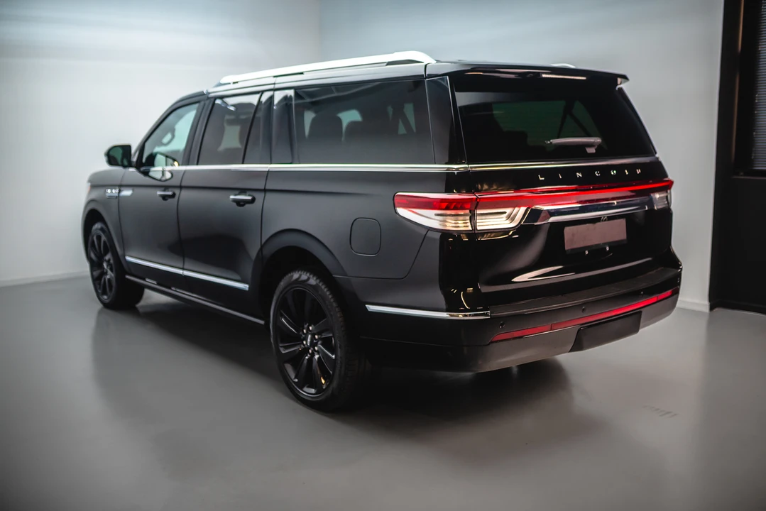 2024 Lincoln Navigator 4th Gen - Image 6 of 31