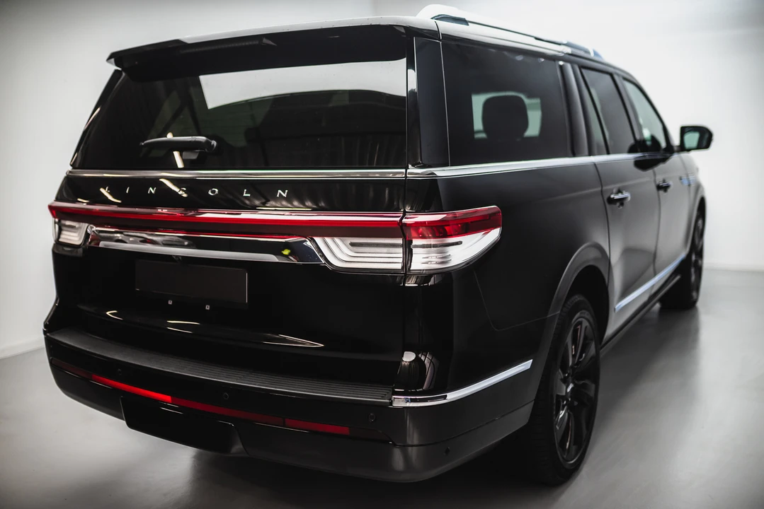 2024 Lincoln Navigator 4th Gen - Image 18 of 31