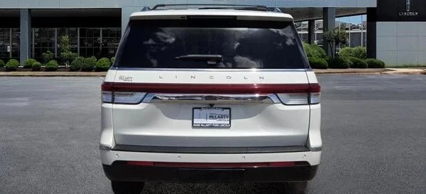 2024 Lincoln Navigator 4th Gen - Image 5 of 12