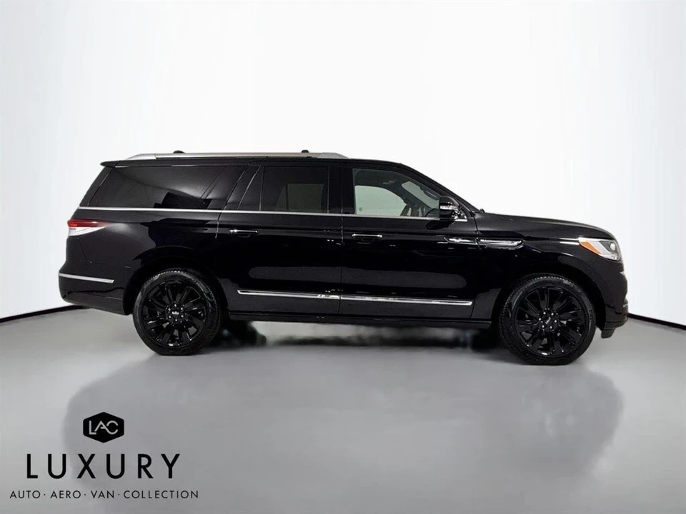 2024 Lincoln Navigator 4th Gen - Image 3 of 12
