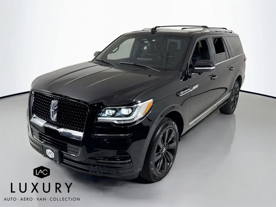 2024 Lincoln Navigator 4th Gen - Image 2 of 12