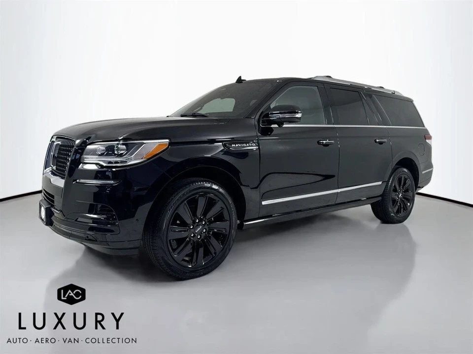 2024 Lincoln Navigator 4th Gen - Image 9 of 12