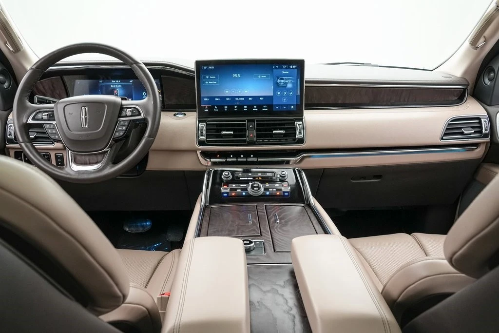 2024 Lincoln Navigator 4th Gen - Image 17 of 21