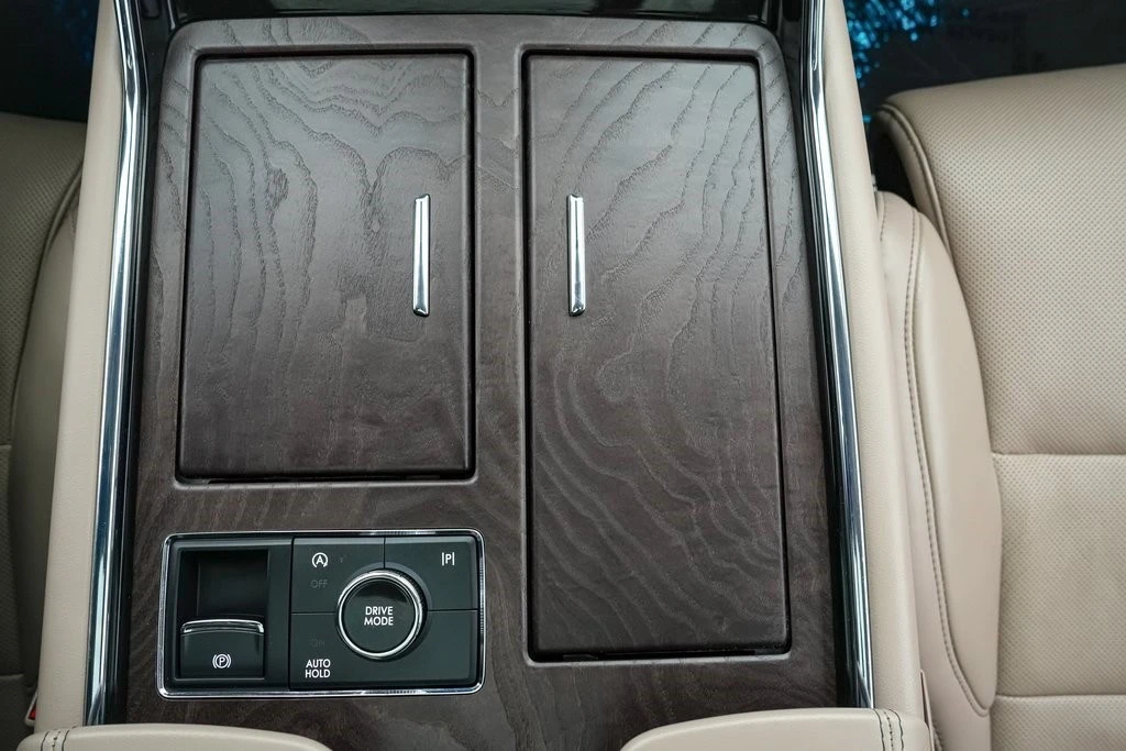 2024 Lincoln Navigator 4th Gen - Image 19 of 21