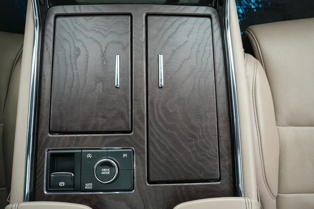 2024 Lincoln Navigator 4th Gen - Image 19 of 21